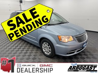 Used 2013 Chrysler Town & Country Touring image 1