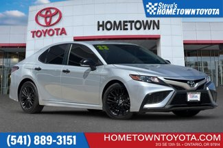 Used 2022 Toyota Camry SE image 1