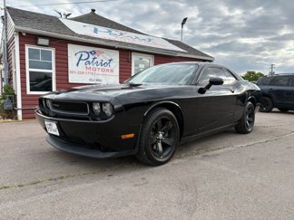 Used 2013 Dodge Challenger SXT image 1