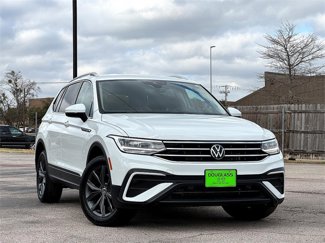 Certified 2024 Volkswagen Tiguan SE image 1