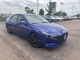 Used 2023 Hyundai Elantra SEL image 1