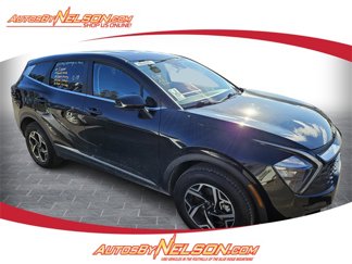 Used 2023 Kia Sportage LX image 1