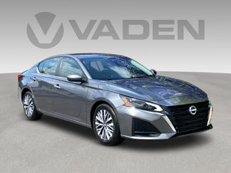 Certified 2023 Nissan Altima 2.5 SV image 1