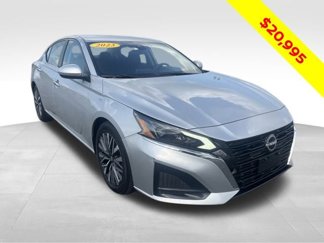 Used 2023 Nissan Altima 2.5 SV image 1