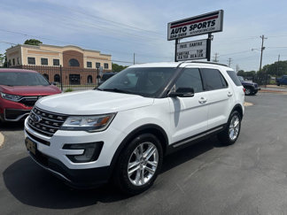 Used 2017 Ford Explorer XLT w/ Equipment Group 202A image 1