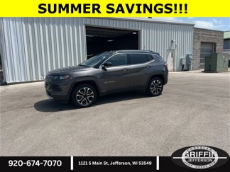 Used 2022 Jeep Compass Limited image 1