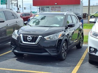 Used 2018 Nissan Kicks SV image 1