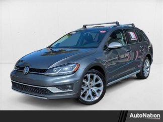 Used 2018 Volkswagen Golf SE image 1