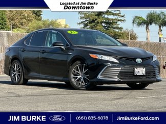Used 2021 Toyota Camry XLE image 1