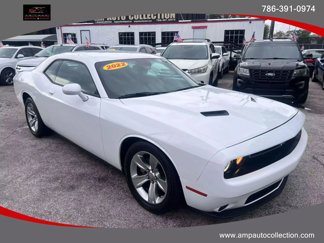 Used 2022 Dodge Challenger SXT image 1