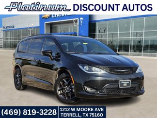 Used 2020 Chrysler Pacifica Touring-L Plus w/ S Appearance Package image 1
