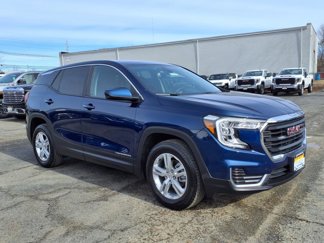 Used 2022 GMC Terrain SLE image 1