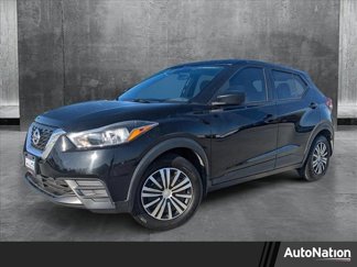 Used 2020 Nissan Kicks S image 1