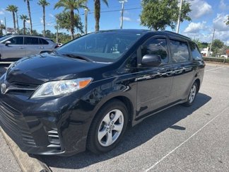 Used 2019 Toyota Sienna LE w/ LE Preferred Package image 1