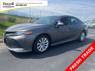 Used 2018 Toyota Camry LE image 1