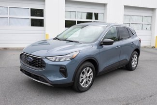 Used 2023 Ford Escape Active image 1