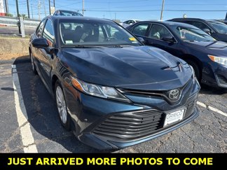 Used 2019 Toyota Camry LE image 1
