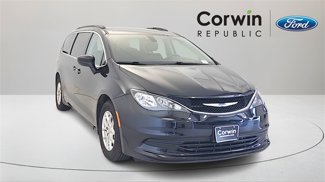 Used 2020 Chrysler Voyager Lxi image 1