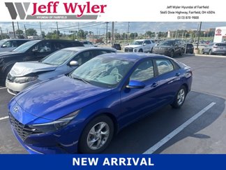 Used 2023 Hyundai Elantra SE image 1
