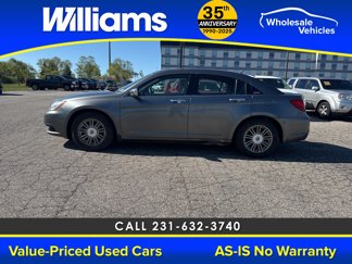 Used 2013 Chrysler 200 Limited image 1