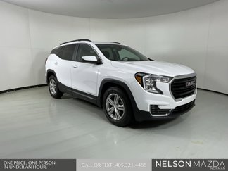 Used 2022 GMC Terrain SLE w/ Driver Convenience Package image 1