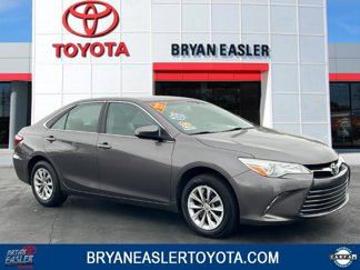 Used 2017 Toyota Camry LE image 1