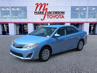 Used 2012 Toyota Camry LE image 1