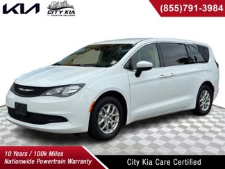 Used 2023 Chrysler Voyager LX image 1