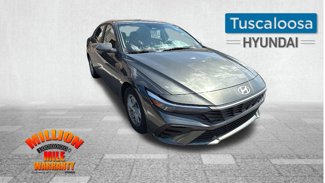 Used 2024 Hyundai Elantra SE video 1