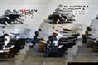 Used 2021 Lamborghini Urus image 1