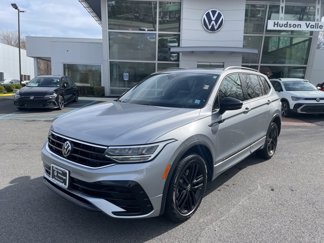 Used 2022 Volkswagen Tiguan SE R-Line image 1