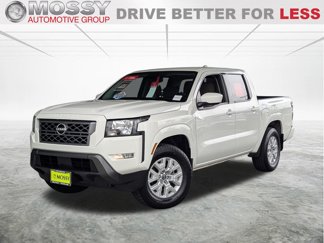 Certified 2022 Nissan Frontier SV image 1