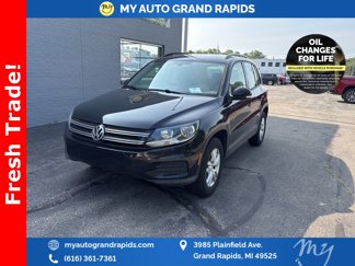 Used 2016 Volkswagen Tiguan S image 1