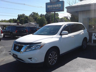 Used 2013 Nissan Pathfinder S image 1