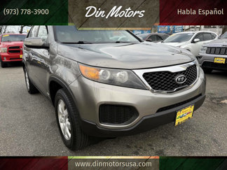Used 2013 Kia Sorento LX w/ Third Row Pkg image 1