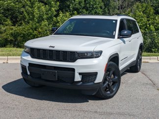 Used 2023 Jeep Grand Cherokee L Laredo image 1