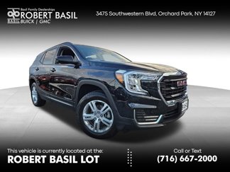 Used 2022 GMC Terrain SLE w/ Driver Convenience Package image 1