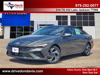 New 2025 Hyundai Elantra SEL image 1