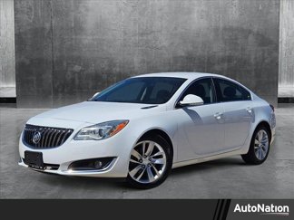 Used 2016 Buick Regal image 1