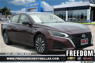 Used 2024 Nissan Altima 2.5 SV image 1