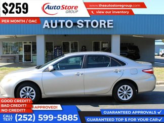 Used 2015 Toyota Camry LE image 1