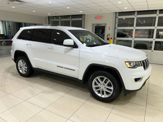 Used 2018 Jeep Grand Cherokee Laredo image 1
