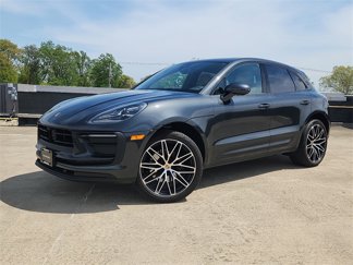 Certified 2025 Porsche Macan image 1