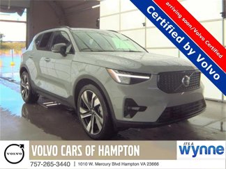 Certified 2025 Volvo XC40 B5 Plus image 1