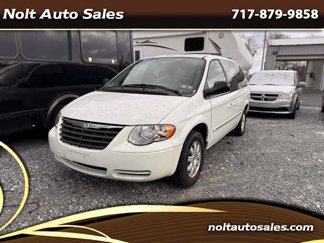 Used 2006 Chrysler Town & Country Touring image 1