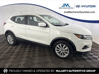Used 2022 Nissan Rogue Sport S image 1