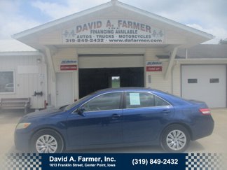 Used 2011 Toyota Camry LE image 1