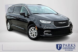Used 2022 Chrysler Pacifica Touring-L image 1