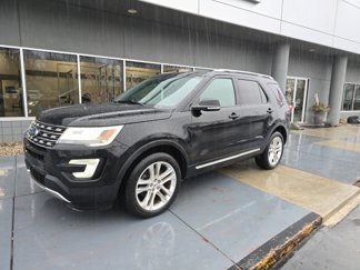 Used 2017 Ford Explorer XLT w/ Equipment Group 202A image 1