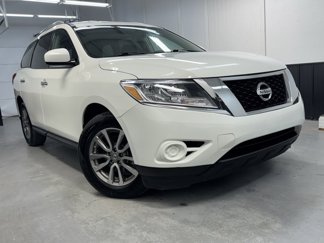 Used 2016 Nissan Pathfinder S image 1